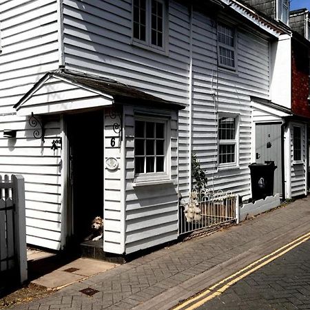 Bridewell Cottage In The Heart Of Tenterden - Pass The Keys Esterno foto
