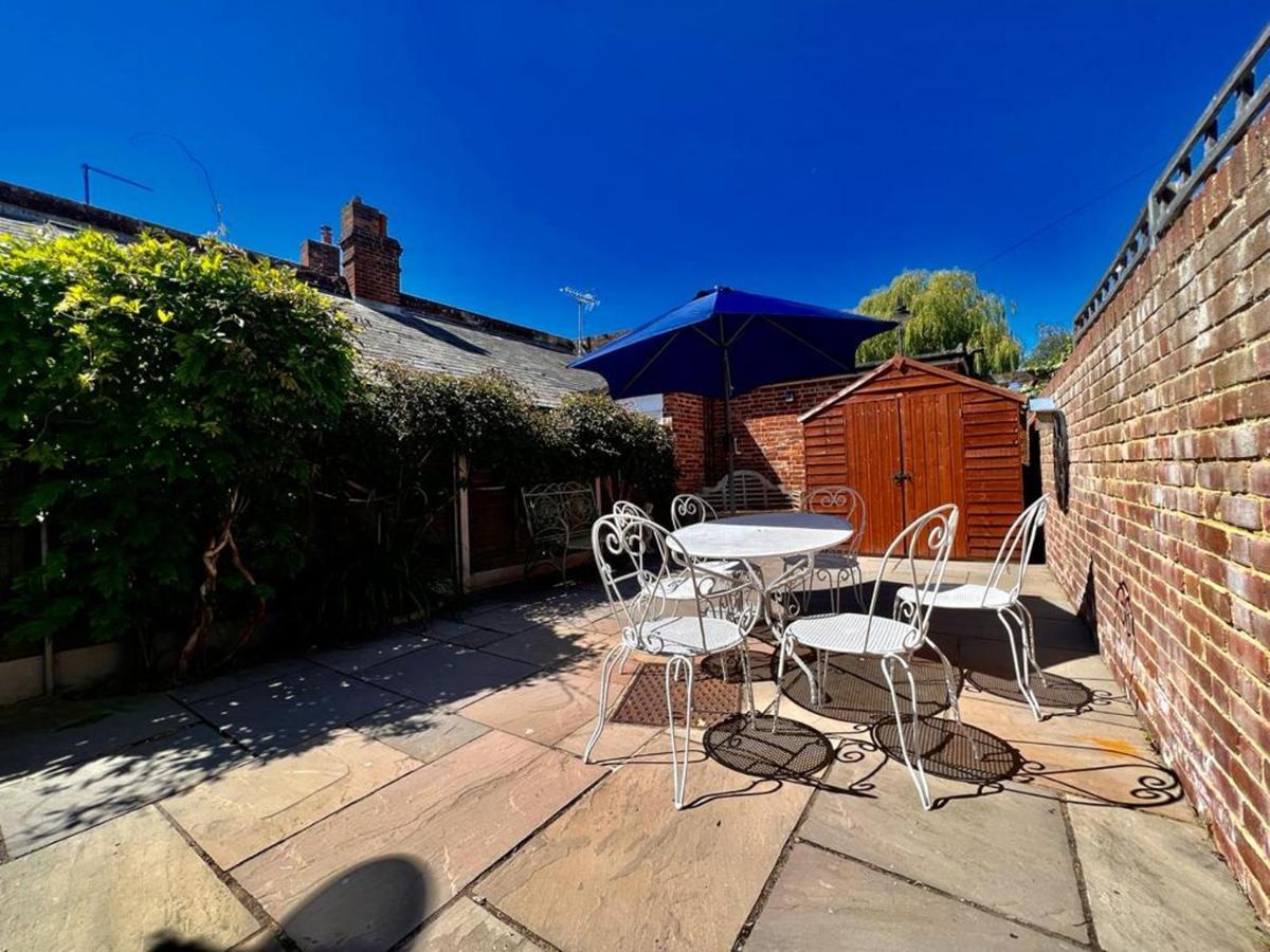 Bridewell Cottage In The Heart Of Tenterden - Pass The Keys Esterno foto