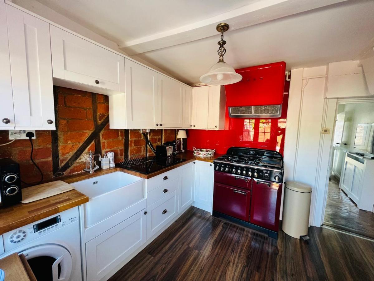 Bridewell Cottage In The Heart Of Tenterden - Pass The Keys Esterno foto
