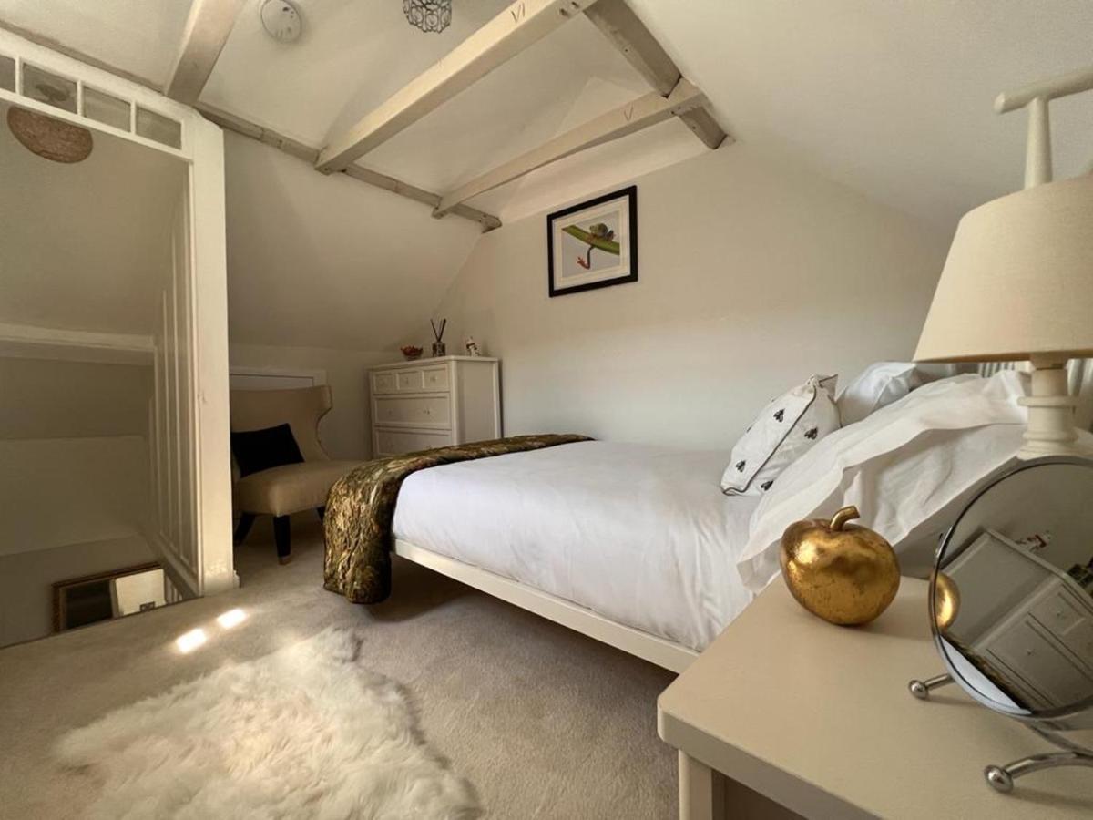 Bridewell Cottage In The Heart Of Tenterden - Pass The Keys Esterno foto