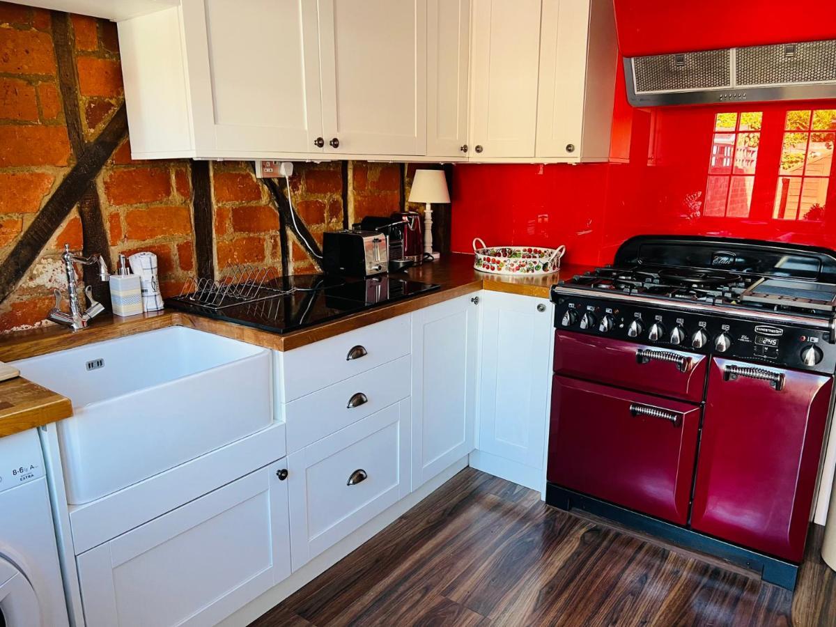 Bridewell Cottage In The Heart Of Tenterden - Pass The Keys Esterno foto